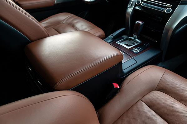 protect-surfaces Chestnut-brown car seats and center console