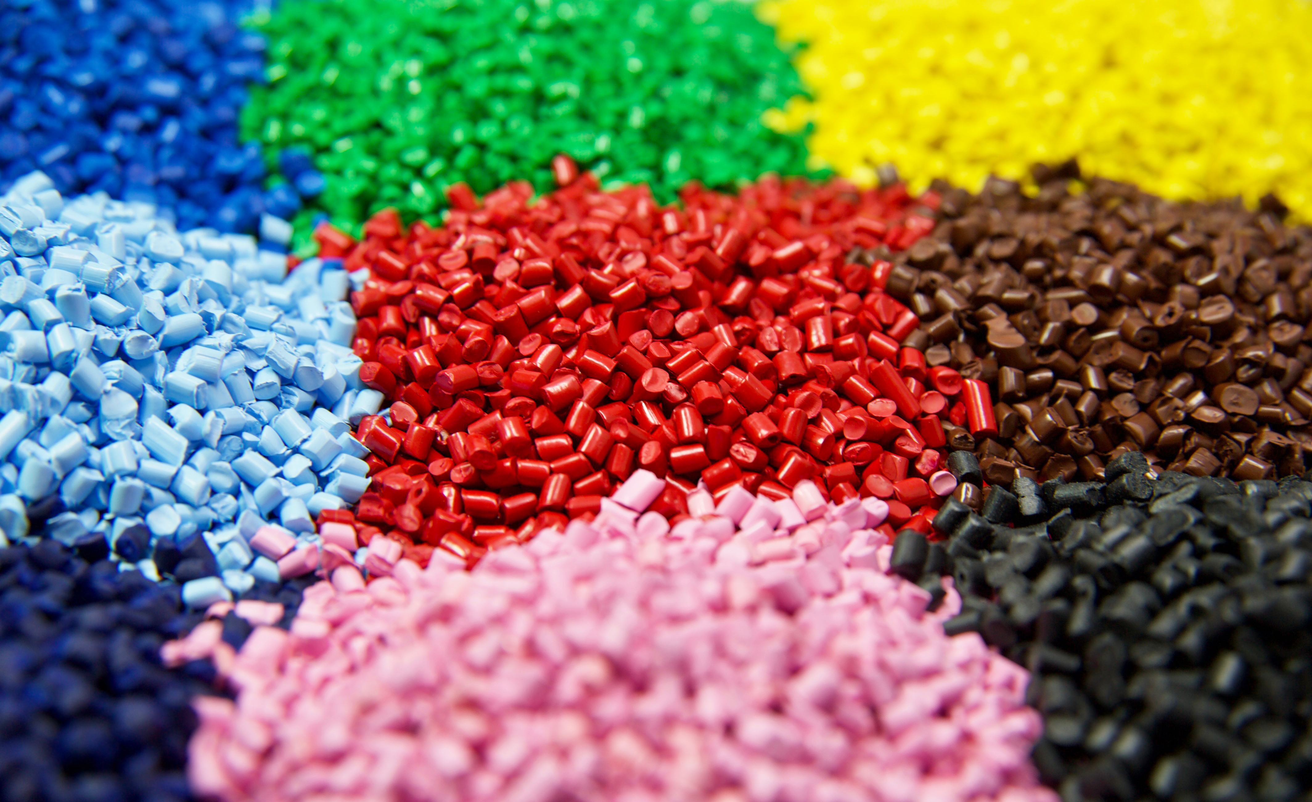 Multicolored thermoplastic polymers.
